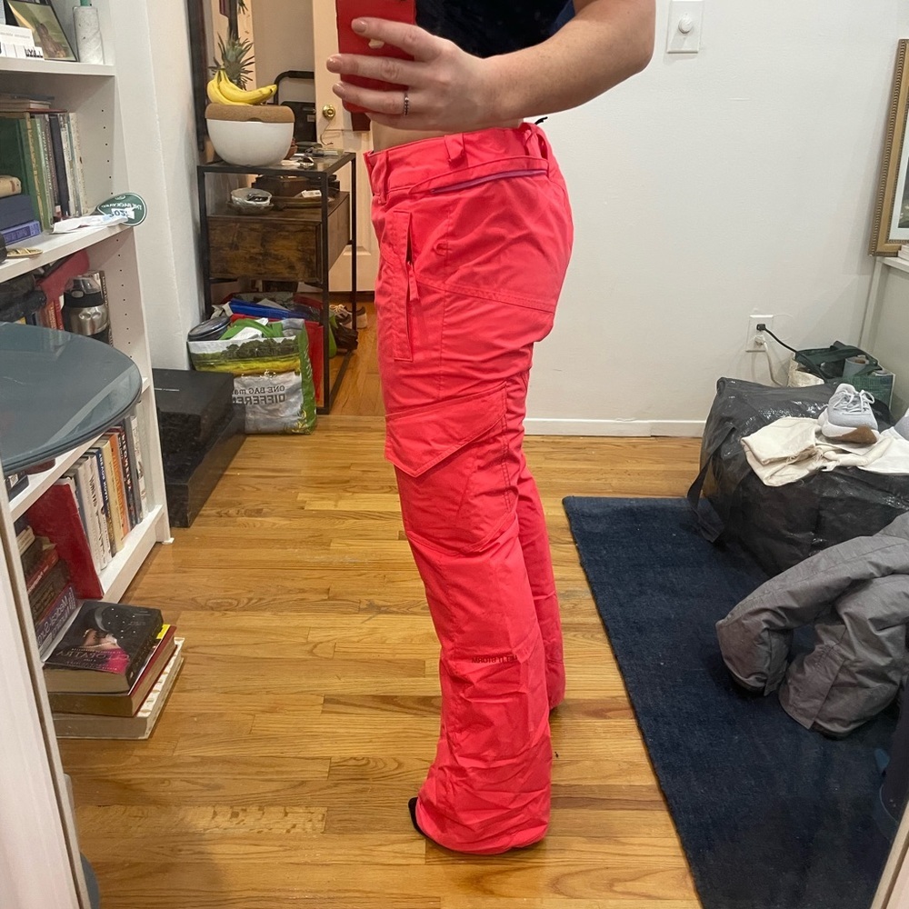 Volcom Snowboarding Pants - Picture 3 of 10